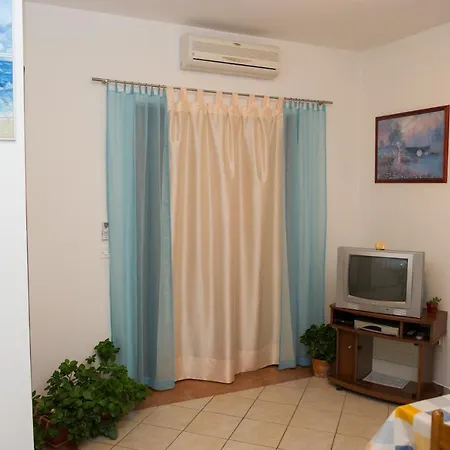 Apartment Estella Srima