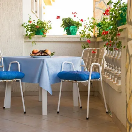 Apartment Estella Srima