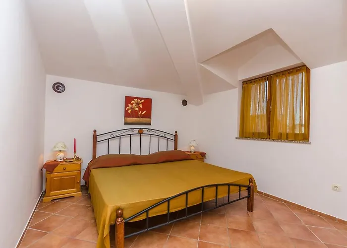 Estella * סרימה